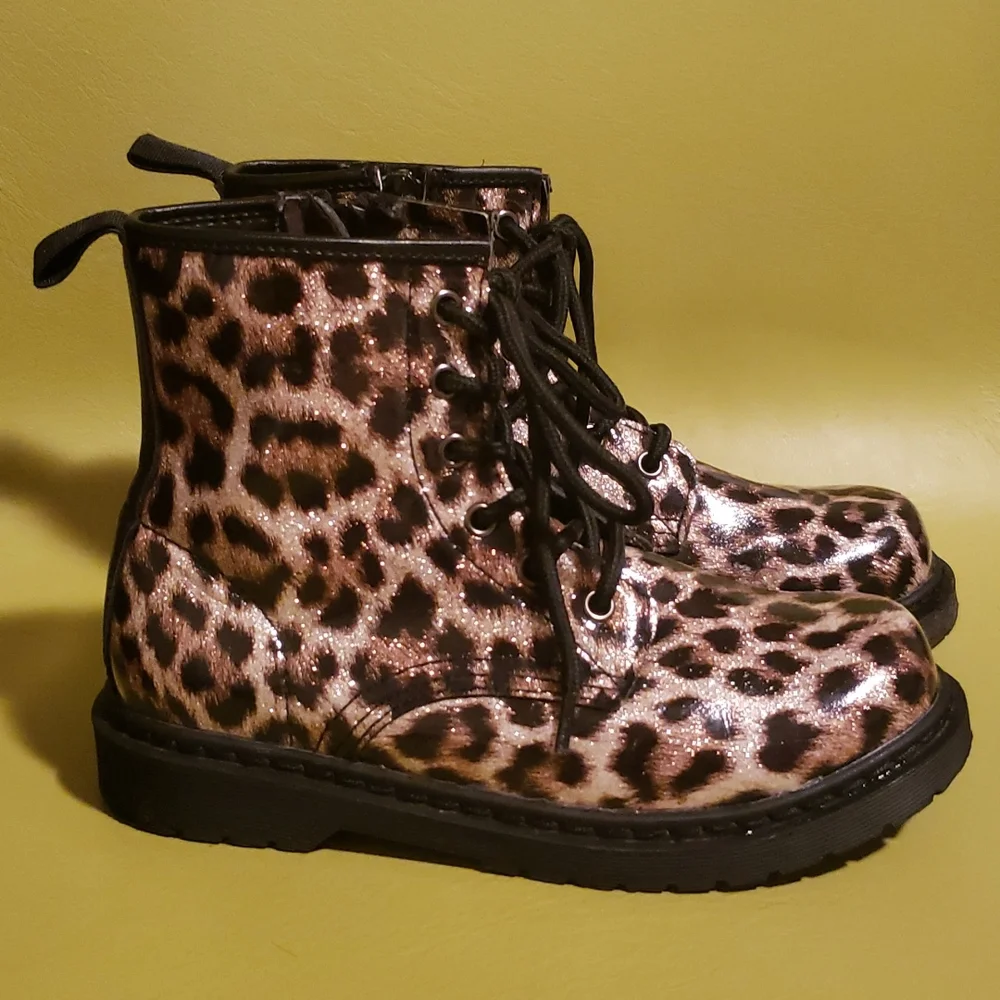 Steve Madden leopard Lace-up/Zipper Combat boots